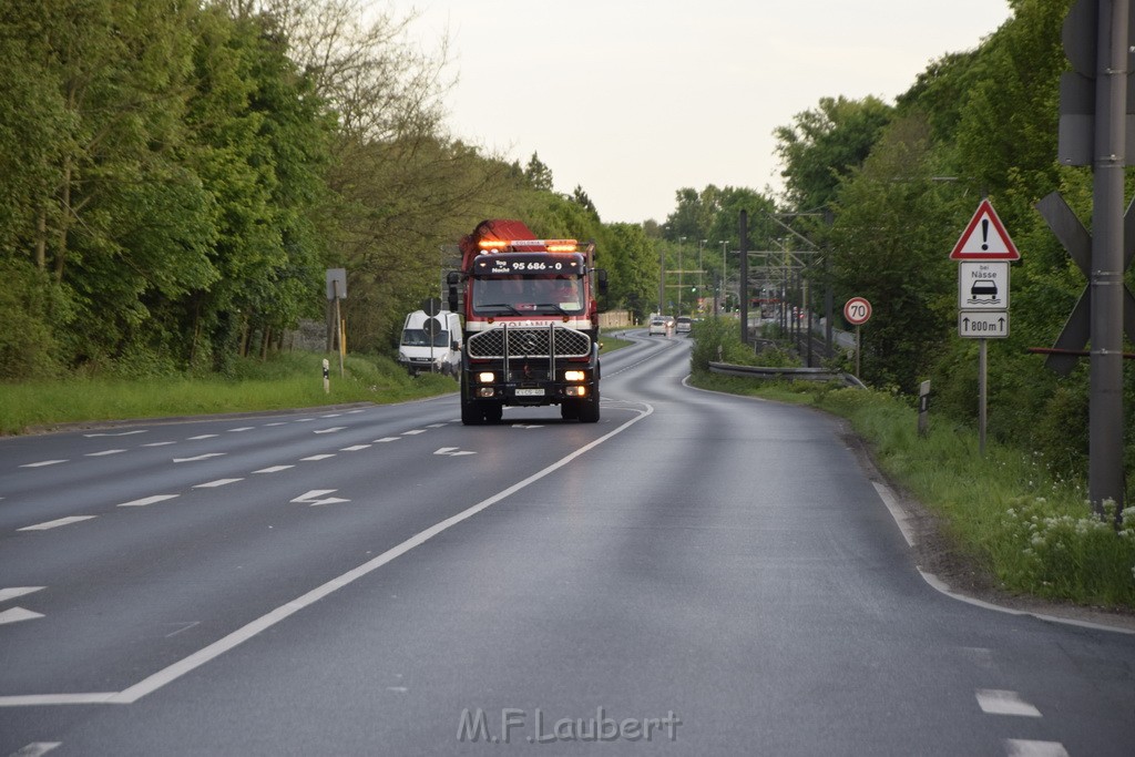 TLF 4 umgestuerzt Koeln Bocklemuend Ollenhauer Ring Militaerringstr P102.JPG - Miklos Laubert